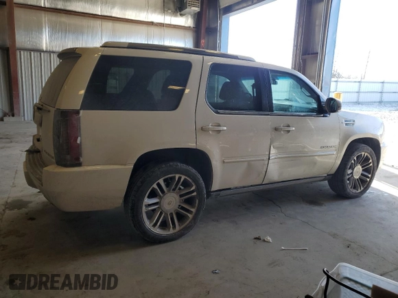 2013 Cadillac Escalade Premium with VIN 1GYS4CEF4DR179358, listed as a Copart auction lot 44060485 with 175,268 mi miles and Clean Title. Bid and sale history available at carsss.com. Image 3.
