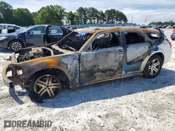 2005 Dodge Magnum z VIN 2D4FV48T05H185562, wystawiony jako Copart lot #56011775 z przebiegiem Nie podano mil oraz Nie do naprawy • Non repairable. Historia ofert i sprzedaży dostępna na DreamBid. Obrazek 1.
