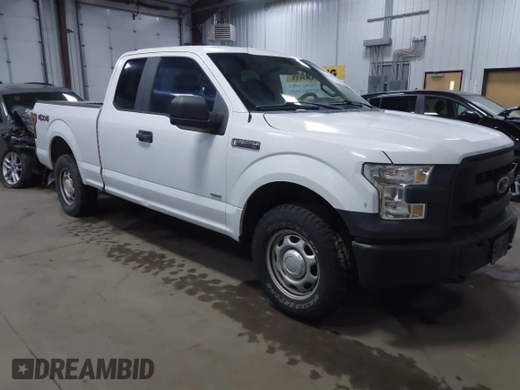 2017 Ford F-150 XL with VIN 1FTFX1EG1HKD34264, listed as a IAAI auction lot 41868204 with 152,290 mi miles. Bid and sale history available at carsss.com. Image 1.