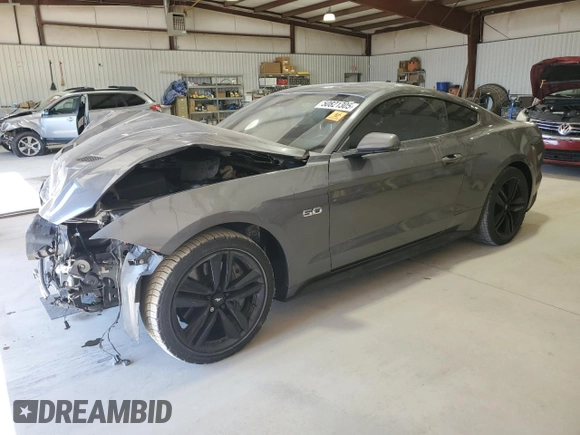 2021 Ford Mustang GT z VIN 1FA6P8CF3M5148372, wystawiony jako Copart lot #50821305 z przebiegiem 56 312 mil mil oraz Szkody całkowita. Historia ofert i sprzedaży dostępna na DreamBid. Obrazek 1.