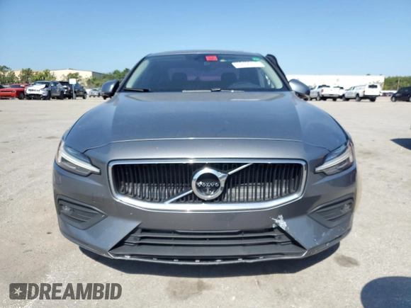 2020 Volvo S60 Momentum with VIN 7JR102FK0LG048622, listed as a Copart auction lot 62490473 with 116,934 mi miles. Bid and sale history available at carsss.com. Image 5.