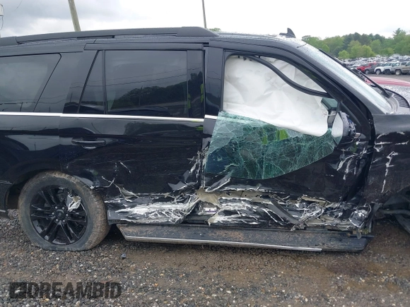 2022 Ford Expedition XLT z VIN 1FMJU1JT2NEA09523, wystawiony jako IAAI lot #42113474 z przebiegiem 52 622 mil mil oraz . Historia ofert i sprzedaży dostępna na DreamBid. Obrazek 13.
