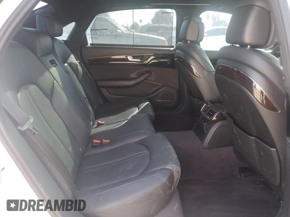 2018 Audi A8 z VIN WAU44AFD5JN000311, wystawiony jako Copart lot #72820344 z przebiegiem 70 140 mil mil oraz Szkoda całkowita • Salvage title. Historia ofert i sprzedaży dostępna na DreamBid. Obrazek 10.