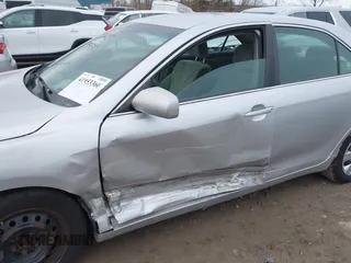 2009 Toyota Camry z VIN 4T1BE46K29U389669, wystawiony jako IAAI lot #41953360 z przebiegiem 176 136 mil mil oraz . Historia ofert i sprzedaży dostępna na DreamBid. Obrazek 6.