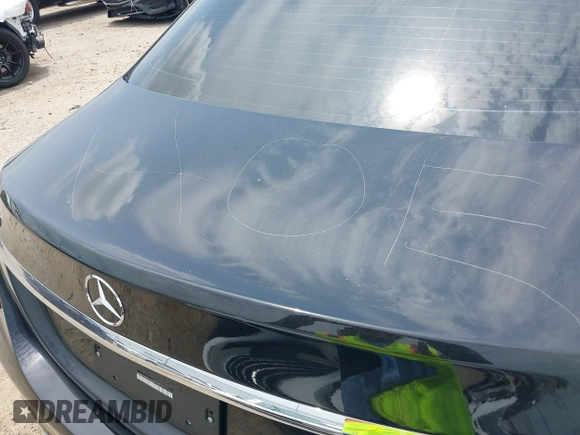 2020 Mercedes-Benz C 300 z VIN 55SWF8DB9LU325172, wystawiony jako IAAI lot #42287443 z przebiegiem 100 261 mil mil oraz . Historia ofert i sprzedaży dostępna na DreamBid. Obrazek 18.