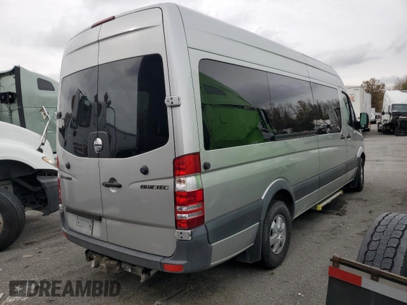 2013 Freightliner Sprinter with VIN WCDPE8CC6D5811382, listed as a Copart auction lot 77592634 with 49,192 mi miles and Salvage Title. Bid and sale history available at DreamBid. Image 3.