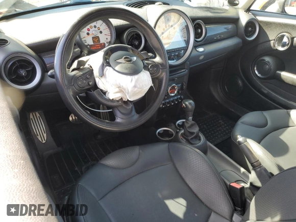 2011 MINI Hardtop S with VIN WMWSV3C57BTY13899, listed as a Copart auction lot 55802555 with 73,012 mi miles and Salvage title. Bid and sale history available at DreamBid. Image 8.