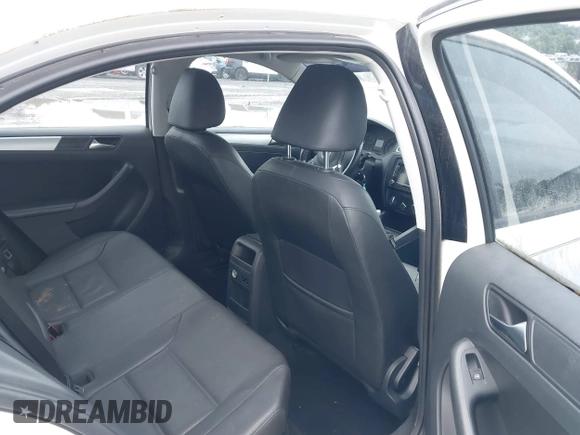 2011 Volkswagen Jetta TDI with VIN 3VWLL7AJ2BM110906, listed as a IAAI auction lot 42361314 with 152,715 mi miles and . Bid and sale history available at DreamBid. Image 8.