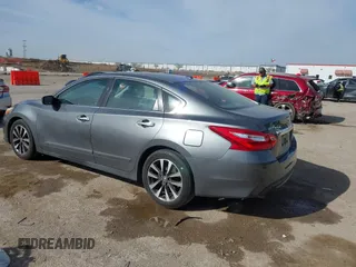 2016 Nissan Altima SR with VIN 1N4AL3AP0GC170284, listed as a IAAI auction lot 41818738 with 220,187 mi miles and . Bid and sale history available at carsss.com. Image 3.