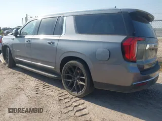 2022 GMC Yukon XL SLT with VIN 1GKS2GKT3NR233736, listed as a IAAI auction lot 37293147 with 27,196 mi miles. Bid and sale history available at carsss.com. Image 3.