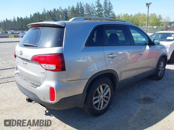 2014 Kia Sorento LX with VIN 5XYKTDA68EG481238, listed as a IAAI auction lot 42055425 with 106,248 mi miles. Bid and sale history available at carsss.com. Image 4.