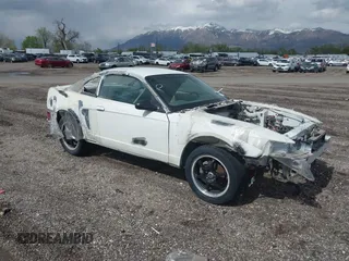 2004 Ford Mustang Standard z VIN 1FAFP40654F210782, wystawiony jako IAAI lot #42068010 z przebiegiem Nie podano mil oraz . Historia ofert i sprzedaży dostępna na DreamBid. Obrazek 1.
