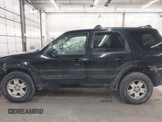 2007 Ford Escape Limited with VIN 1FMYU94187KA50511, listed as a IAAI auction lot 41460784 with 161,946 mi miles. Bid and sale history available at carsss.com. Image 14.