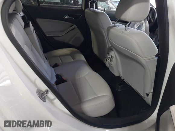 2019 Mercedes-Benz GLA 250 z VIN WDCTG4GB7KJ585660, wystawiony jako IAAI lot #41771154 z przebiegiem 96 301 mil mil oraz . Historia ofert i sprzedaży dostępna na DreamBid. Obrazek 8.