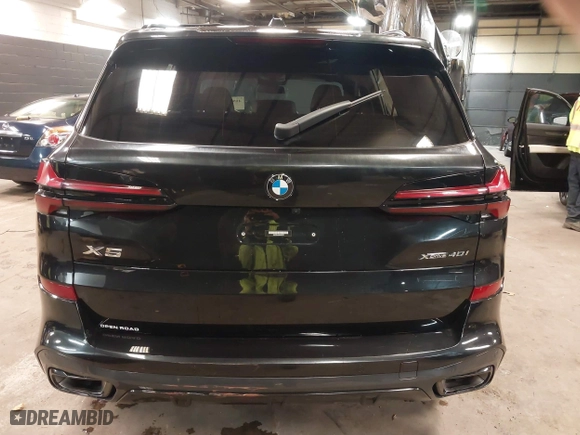 2024 BMW X5 xDrive40i with VIN 5UX23EU04R9S29747, listed as a IAAI auction lot 40980465 with 8,183 mi miles. Bid and sale history available at carsss.com. Image 15.