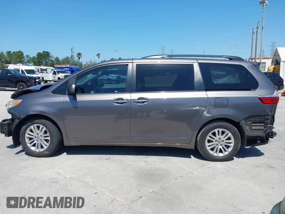 2017 Toyota Sienna XLE Auto Access Seat with VIN 5TDYZ3DC4HS856263, listed as a IAAI auction lot 42003167 with 100,105 mi miles. Bid and sale history available at carsss.com. Image 15.