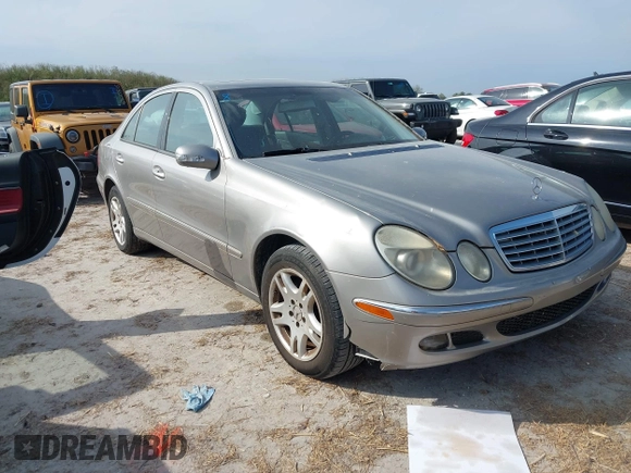 2006 Mercedes-Benz E-Class 3.5L with VIN WDBUF56J16A795803, listed as a IAAI auction lot 40613021 with 1 mi miles. Bid and sale history available at carsss.com. Image 1.