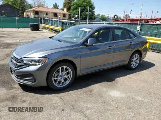 2022 Volkswagen Jetta SE with VIN 3VWEM7BU9NM013608, listed as a Copart auction lot 61476275 with 33,316 mi miles and Salvage title. Bid and sale history available at DreamBid. Image 1.