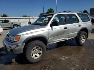 1999 Toyota 4Runner z VIN JT3HM84R7X0035003, wystawiony jako Copart lot #60071745 z przebiegiem 266 385 mil mil oraz Szkoda całkowita • Salvage title. Historia ofert i sprzedaży dostępna na DreamBid. Obrazek 1.