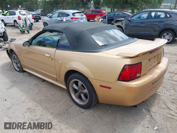 2000 Ford Mustang with VIN 1FAFP4445YF156141, listed as a IAAI auction lot 41933967 with 1 mi miles. Bid and sale history available at carsss.com. Image 3.