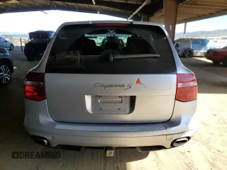 2009 Porsche Cayenne z VIN WP1AA29PX9LA02636, wystawiony jako Copart lot #50229185 z przebiegiem 133 885 mil mil oraz Szkoda całkowita • Salvage title. Historia ofert i sprzedaży dostępna na DreamBid. Obrazek 6.