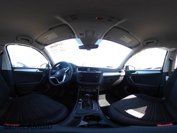 2024 Volkswagen Tiguan S z VIN 3VVRB7AX1RM136302, wystawiony jako IAAI lot #41966586 z przebiegiem 5455 mil mil oraz . Historia ofert i sprzedaży dostępna na DreamBid. Obrazek 19.