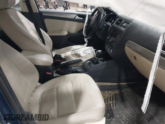 2015 Volkswagen Jetta SE z VIN 3VWD07AJ2FM315225, wystawiony jako IAAI lot #41929278 z przebiegiem 127 240 mil mil oraz . Historia ofert i sprzedaży dostępna na DreamBid. Obrazek 5.