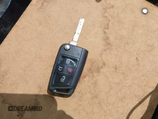 2018 Volkswagen Tiguan S с VIN 3VV1B7AX5JM097778, выставлен на аукционе IAAI как лот 42384582 с пробегом 244 180 миль миль и . История ставок и продаж доступна на DreamBid. Изображение 11.