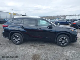 2021 Toyota Highlander XLE with VIN 5TDGZRBH6MS072433, listed as a IAAI auction lot 41894279 with 60,007 mi miles. Bid and sale history available at carsss.com. Image 13.
