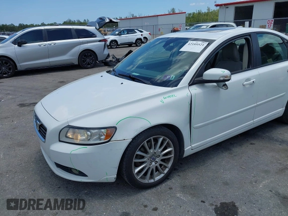 2010 Volvo S40 z VIN YV1382MS1A2502044, wystawiony jako IAAI lot #42189521 z przebiegiem 237 777 mil mil oraz . Historia ofert i sprzedaży dostępna na DreamBid. Obrazek 6.