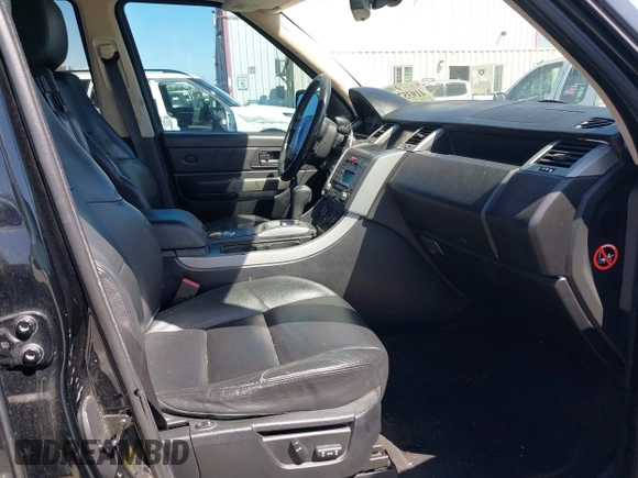 2008 Land Rover Range Rover Sport HSE with VIN SALSF25408A146556, listed as a IAAI auction lot 41935742 with 157,717 mi miles. Bid and sale history available at carsss.com. Image 5.