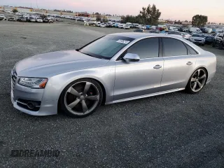 2015 Audi S8 with VIN WAUK2AFD6FN011936, listed as a Copart auction lot 41606215 with 40,260 mi miles and Salvage Title. Bid and sale history available at carsss.com. Image 1.