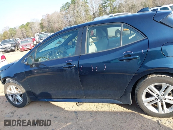 2021 Toyota Corolla Hatchback SE with VIN JTND4MBE9M3114388, listed as a IAAI auction lot 41796303 with 58,656 mi miles. Bid and sale history available at carsss.com. Image 14.