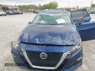 2020 Nissan Altima 2.5 S with VIN 1N4BL4BV3LC260157, listed as a IAAI auction lot 41997046 with 128,742 mi miles. Bid and sale history available at carsss.com. Image 6.