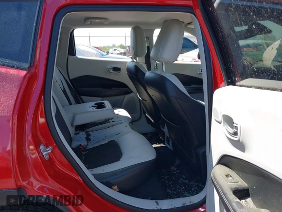 2018 Jeep Compass Latitude z VIN 3C4NJCBBXJT193295, wystawiony jako IAAI lot #41958808 z przebiegiem 121 440 mil mil oraz . Historia ofert i sprzedaży dostępna na DreamBid. Obrazek 8.
