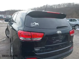 2016 Kia Sorento LX with VIN 5XYPG4A38GG124550, listed as a IAAI auction lot 41444386 with 170,095 mi miles. Bid and sale history available at carsss.com. Image 3.
