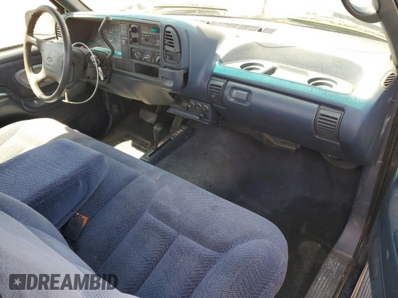 1995 Chevrolet Silverado 2500 z VIN 1GCFK24K7SE228644, wystawiony jako Copart lot #57244755 z przebiegiem 241 137 mil mil oraz Szkoda całkowita • Salvage title. Historia ofert i sprzedaży dostępna na DreamBid. Obrazek 8.