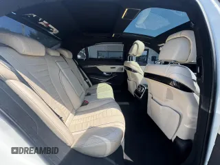 2019 Mercedes-Benz S 560 z VIN WDDUG8DB3KA439798, wystawiony jako Copart lot #61582835 z przebiegiem 94 427 mil mil oraz Czysty tytuł • Clean title. Historia ofert i sprzedaży dostępna na DreamBid. Obrazek 6.