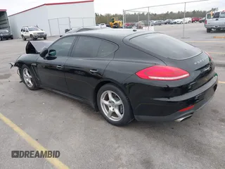 2015 Porsche Panamera 4 с VIN WP0AA2A70FL002802, выставлен на аукционе IAAI как лот 41303802 с пробегом 58 496 миль миль и . История ставок и продаж доступна на DreamBid. Изображение 3.