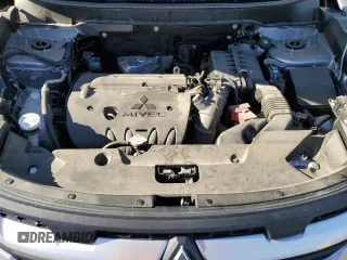 2024 Mitsubishi Outlander S z VIN JA4ARUAU4RU002627, wystawiony jako Copart lot #61093525 z przebiegiem 27 198 mil mil oraz Czysty tytuł • Clean title. Historia ofert i sprzedaży dostępna na DreamBid. Obrazek 12.