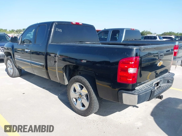 2011 Chevrolet Silverado 1500 LT with VIN 1GCRCSE05BZ408348, listed as a IAAI auction lot 42150412 with 300,795 mi miles and . Bid and sale history available at DreamBid. Image 3.