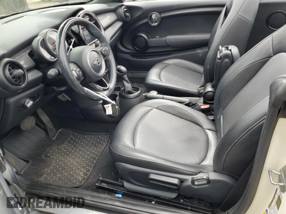 2019 MINI Convertible Cooper с VIN WMWWG5C57K3D01554, выставлен на аукционе Copart как лот 57497795 с пробегом 98 158 миль миль и Списание • Salvage title. История ставок и продаж доступна на DreamBid. Изображение 7.