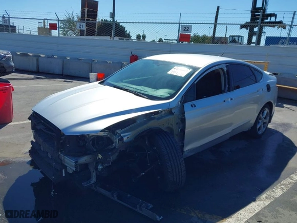 2015 Ford Fusion SE with VIN 3FA6P0H95FR114888, listed as a IAAI auction lot 41718689 with 71,120 mi miles. Bid and sale history available at carsss.com. Image 2.
