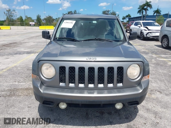 2014 Jeep Patriot Sport with VIN 1C4NJPBA5ED559951, listed as a IAAI auction lot 42802286 with 171,487 mi miles and . Bid and sale history available at DreamBid. Image 6.
