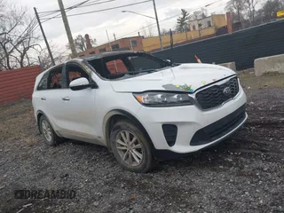 2019 Kia Sorento LX V6 with VIN 5XYPGDA51KG497648, listed as a IAAI auction lot 41070697 with 0 mi miles. Bid and sale history available at carsss.com. Image 1.