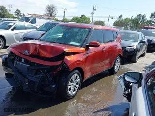 2020 Kia Soul LX with VIN KNDJ23AU4L7113673, listed as a IAAI auction lot 41847880 with 83,976 mi miles. Bid and sale history available at carsss.com. Image 19.