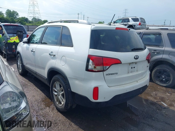 2014 Kia Sorento LX z VIN 5XYKT3A63EG449890, wystawiony jako IAAI lot #42383172 z przebiegiem 259 522 mil mil oraz . Historia ofert i sprzedaży dostępna na DreamBid. Obrazek 3.