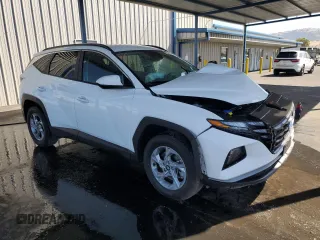 2024 Hyundai Tucson SEL z VIN 5NMJBCDE1RH366102, wystawiony jako Copart lot #58855185 z przebiegiem 31 565 mil mil oraz Czysty tytuł • Clean title. Historia ofert i sprzedaży dostępna na DreamBid. Obrazek 4.