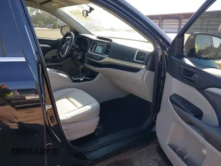 2016 Toyota Highlander LE Plus z VIN 5TDZKRFHXGS135786, wystawiony jako IAAI lot #41567851 z przebiegiem 198 969 mil mil oraz . Historia ofert i sprzedaży dostępna na DreamBid. Obrazek 5.