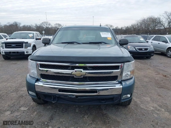 2010 Chevrolet Silverado 1500 LT with VIN 3GCRKSE38AG195486, listed as a IAAI auction lot 41589217 with 188,736 mi miles. Bid and sale history available at carsss.com. Image 12.